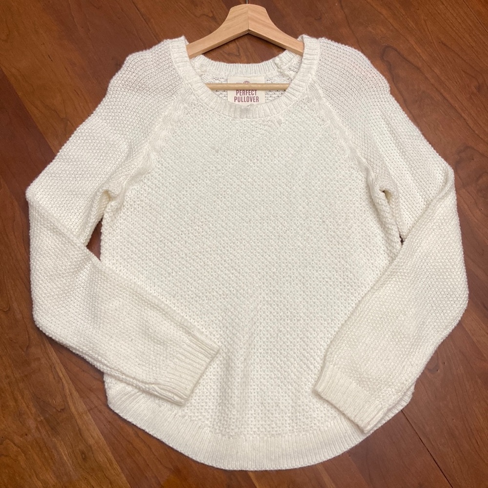 So Perfect Pullover White knit sweater size Medium